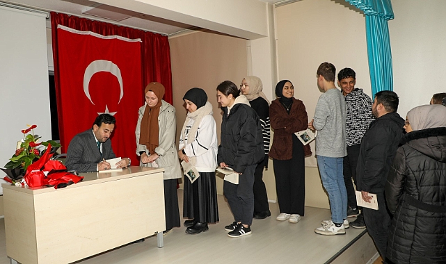 Yahya Bakır'dan Öğrencilere Özel İmza Günü