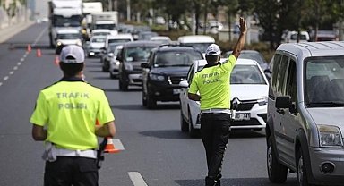 Sakarya’da 1 Ayda 822 Araç Trafikten Men Edildi, 123 Sürücünün Ehliyetine El Konuldu