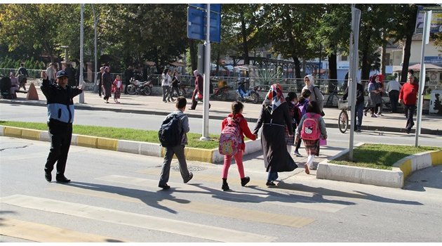 Akyazı da Öğrencilere Trafik Hizmeti Verilmeye Başlandı