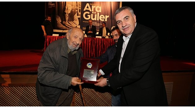 Ara Usta Bir Asrın Dünyasına Tanıktır