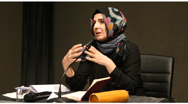 Muhabirden Çok Köşe Yazarı Var