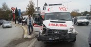 Ambulansla Otomobil Çarpıştı: 6 Yaralı