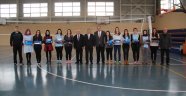 Başkan Soğuk Voleybolcuları Ödüllendirdi