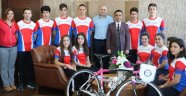 Bisikletçilerin Başarısına Duyarsız Kalmadılar