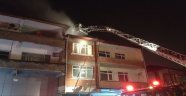 Çatı Yangını İtfaiye Ekiplerince Söndürüldü