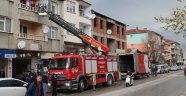 Evde Bırakılan 2 Yaşındaki Çocuğu İtfaiye Ekipleri Kurtardı