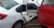 KAMYONET OTOMOBİLE ÇARPTI: 1’İ AĞIR 5 YARALI