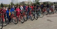 Kenan Sofuoğlu'ndan Bisiklet Dağıtımı