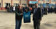 Mezun Olduğu Okula Malzeme Yardımı Yaptı