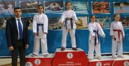 Okullu Karateciler Madalyalarına Kavuştu