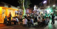 Orhan Camii Meydanı Her Akşam Dolup Taşıyor	