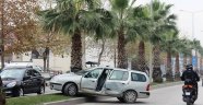 PALMİYE CADDESİ’NDE KAZA: 2 YARALI