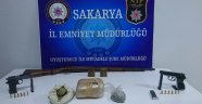Sakarya’da Çok Sayıda Silah Ve Uyuşturucu Ele Geçirildi