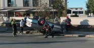 Sakarya'da otomobil ters döndü: 1 yaralı