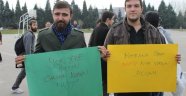 SAÜ'de Bütünleme Sınavlarının Kaldırılması Protesto Edildi