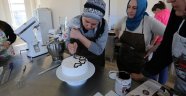 SERMEK'te Hamarat Eller Pastacılığın İnceliklerini Öğreniyor