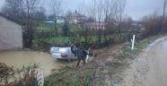 Virajı Alamayınca Su Birikintisine Uçtu