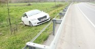  Yoldan Çıkan Otomobil Tarlaya Uçtu