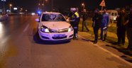 Yoldan Karşıya Geçmeye Çalışan Yayaya Otomobil Çarptı: 1’i Ağır 2 Yaralı
