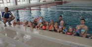 Yüzme Havuzu Yoğun İlgi Görüyor